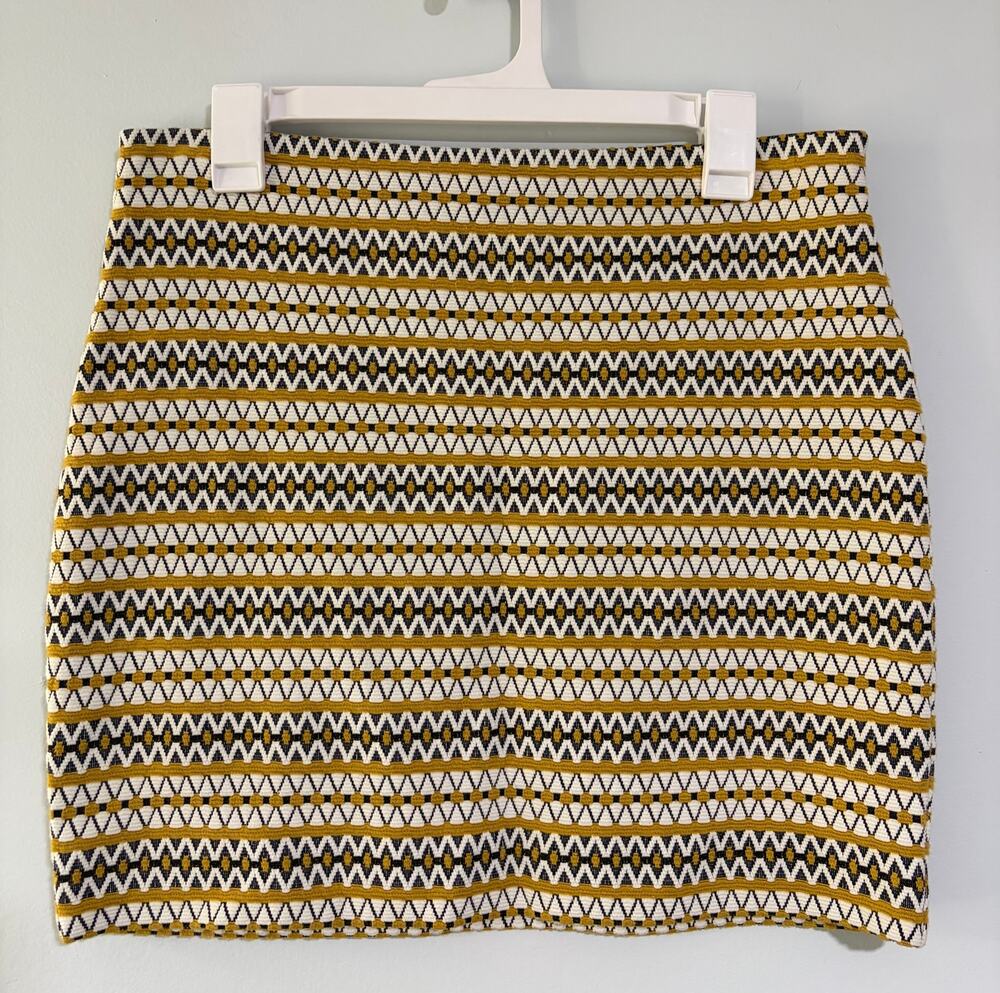 Express Geometric Jacquard Mini Skirt M Mustard Black Cream Textured
